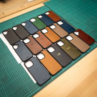 📱 Máte pro svůj iPhone pořádnej kabát? 🧥 Iphonní kryty s koženými zády jsou u nás novinkou letošního podzimu. A když se...